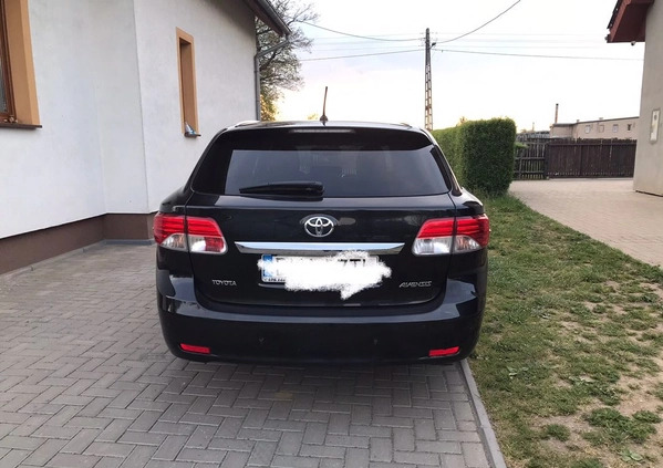 Toyota Avensis cena 37000 przebieg: 253000, rok produkcji 2013 z Skoczów małe 67